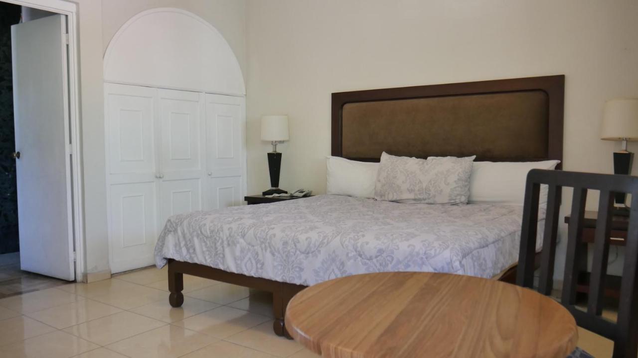 Hotel Hacienda Las Higueras Tepic Bagian luar foto