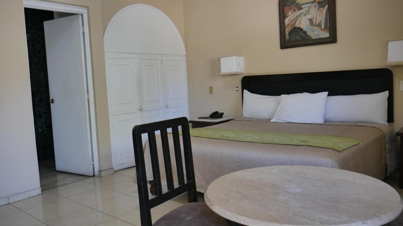 Hotel Hacienda Las Higueras Tepic Bagian luar foto