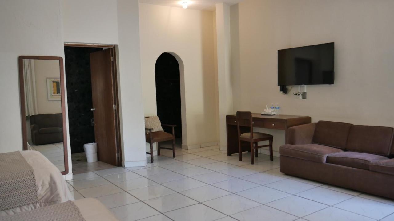 Hotel Hacienda Las Higueras Tepic Bagian luar foto